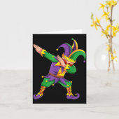Funny Mardi Gras Outfit Dabbing Jester New Orleans Karte (Gelbe Blume)