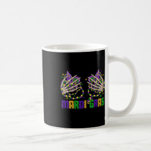 Funny Mardi Gras Skeleton Hände mit Perlen und Fal Kaffeetasse