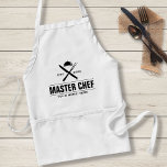 Funny Master Koch Personalisiert Kulinarischer Cat Schürze<br><div class="desc">Der Koch, aufstrebende Koch oder Caterer wird dieses moderne Design mit einer gekreuzten Küchengabel und Messer mit dem Servierteller eines Koch schätzen. Fügen Sie den Namen und das Jahr Ihres Koch hinzu oder löschen Sie ihn. Ideal für Ihren Lieblingsschüler, ein Geschenk für den Vatertag, den Muttertag, den Restaurantbesitzer oder für...</div>