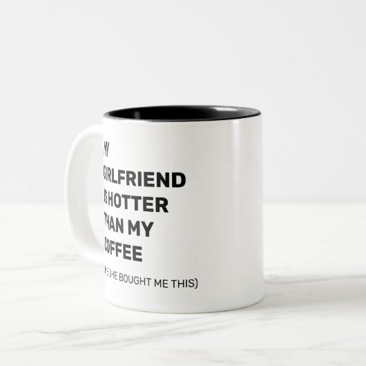 Funny meine Freundin ist heißer als mein Kaffee Zweifarbige Tasse (Vorderseite Links)