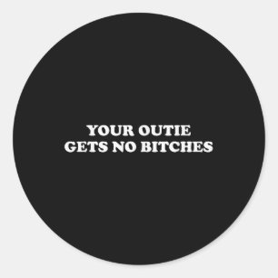 Funny Meme Severance Ihre Outie erhält No Es _1 Runder Aufkleber