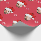 Funny Merry Christmas Custom Santa Face Geschenkpapier (Ecke)