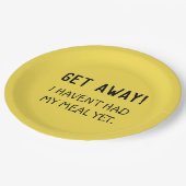 Funny Message Yellow hebt Papierplatte ab Pappteller (Schrägansicht)