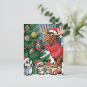 Funny Moose Dekorieren des Weihnachtsbaum-Cartoon Postkarte (Stehend Vorderseite)