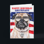 Funny Mops Dog Military Lieutenant Birthday Karte<br><div class="desc">Suchen Sie eine patriotische US Flagge-Geburtstagskarte für Ihren Militärleutnant? Dieser mürrische Mops Hund mit einem lustigen "Tropfen und geben Sie mir 20" Nachricht ist sicher,  ein Lächeln für Lieblings-Soldat zu erhalten.</div>