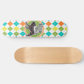 Funny Mops; farbenfrohe Raute Muster Skateboard (Horizontal)