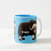 Funny muse ox Cartoon Illustration Zweifarbige Tasse (VorderseiteRechts)