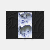 Funny Niche Baby Gen Z Meme Ai Viral Giggling Ai L Fleecedecke (Vorderseite (Horizontal))