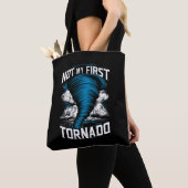 Funny nicht mein erster Tornado Retro Storm Chaser Tasche (Von Nahem)