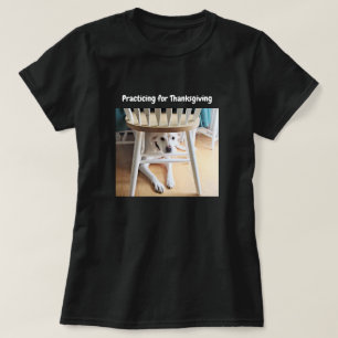 Funny Niedlich Hund unter Table Erntedank Black T-Shirt