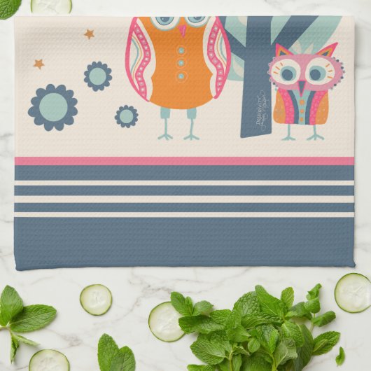 Funny Niedlich Owls sei ein seltsames Zitat Geschirrtuch (Gefaltet)