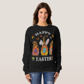 Funny Niedlich Three Gnomes Bunny Holding Egg Happ Sweatshirt (Vorne ganz)
