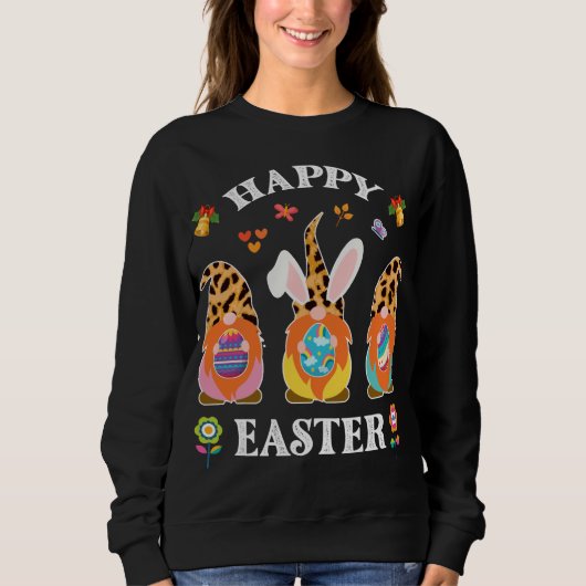 Funny Niedlich Three Gnomes Bunny Holding Egg Happ Sweatshirt (Vorderseite)