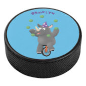 Funny niedlicher Nashorn jonglieren auf Einrad Eishockey Puck (3/4)