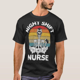 Funny Night Shift Nurse Skelett Halloween RN Nurs T-Shirt