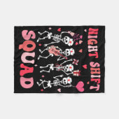 Funny Night Shift Squad Nurses Skeleton Dancing Va Fleecedecke (Vorderseite (Horizontal))