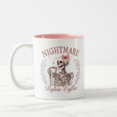 Funny Nightmare Before Coffee Skelett Halloween Zweifarbige Tasse (Links)