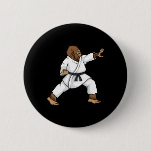 Funny Ninja Bigfoot Doing Karate mit Samurai Desi Button
