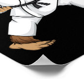 Funny Ninja Bigfoot Doing Karate mit Samurai Desi Poster (Ecke)