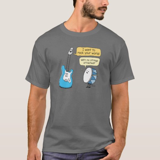 Funny No Strings Angehängte Gitarre mit Trommelfel T-Shirt (Vorderseite)