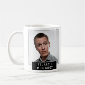 Funny Novelty Mugshot Personalisiert Text und Foto Kaffeetasse (Links)
