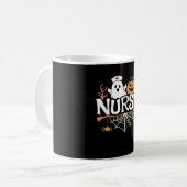 Funny Nurse Halloween Ghost Design Essential T-Shi Kaffeetasse (Vorderseite Links)