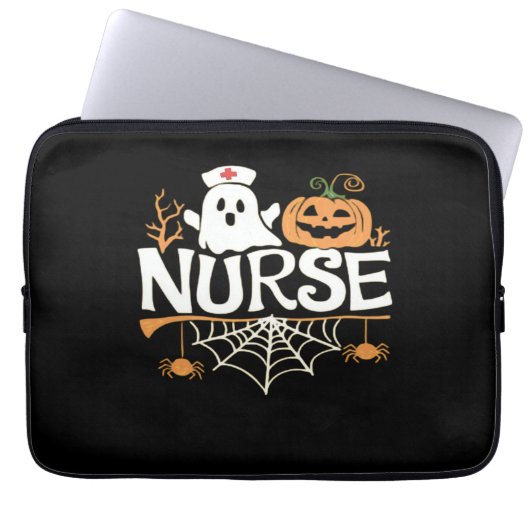 Funny Nurse Halloween Ghost Design Essential T-Shi Laptopschutzhülle (Vorderseite)