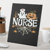 Funny Nurse Halloween Ghost Design Essential T-Shi Sockelschild (In Situ)