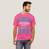 Funny Nurse Practitioner Gehirn eines Arztes Herz T-Shirt (Vorne ganz)