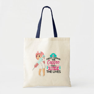 Funny Nurse Sprichwort mit Big Hypodermic Needle Tragetasche