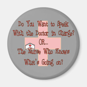Funny Nurse T - Shirt und Geschenke Magnet