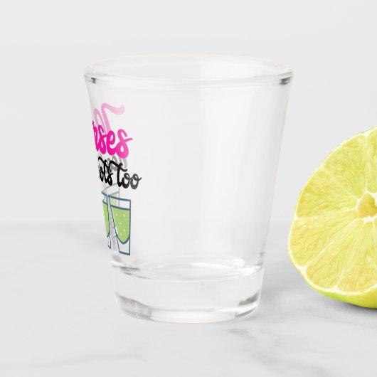 Funny Nurses braucht Aufnahmen zum Beruf Schnapsglas (Rechts)