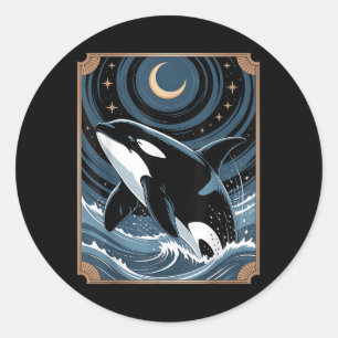 Funny Ocean Orca Whale springen auf einem Tarot Ca Runder Aufkleber