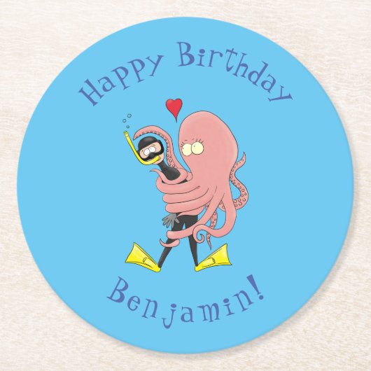 Funny octopus umarmt Taucher Cartoon Spaß Runder Pappuntersetzer (Vorderseite)