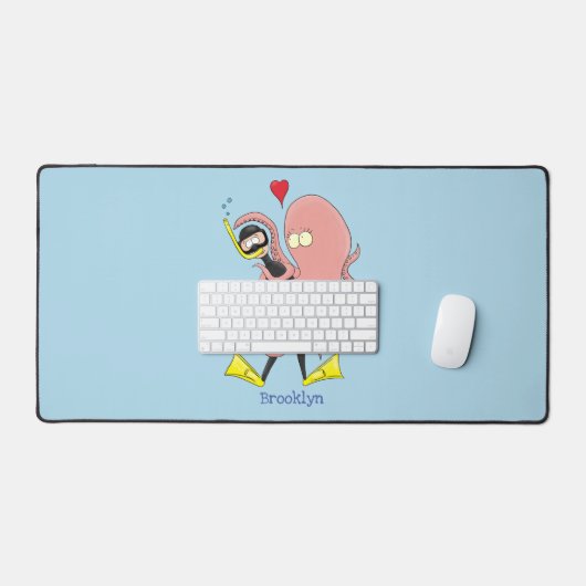 Funny octopus umarmt Taucher Cartoon Spaß Schreibtischunterlage (Tastatur & Maus)