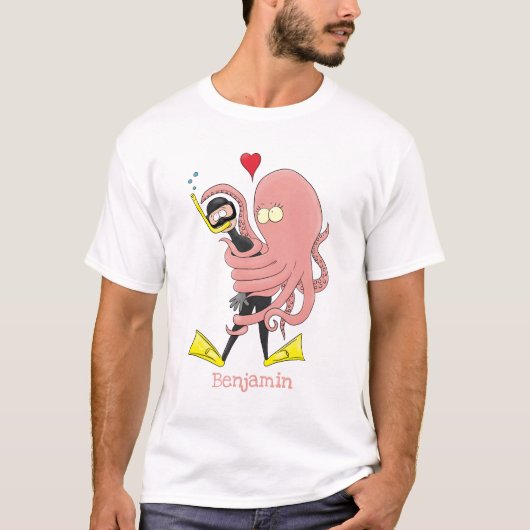 Funny octopus umarmt Taucher Cartoon Spaß T-Shirt (Vorderseite)