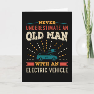 Funny Old Man mit Elektrofahrzeug EV Retro Geschen Karte