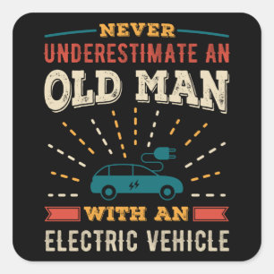 Funny Old Man mit Elektrofahrzeug EV Retro Geschen Quadratischer Aufkleber