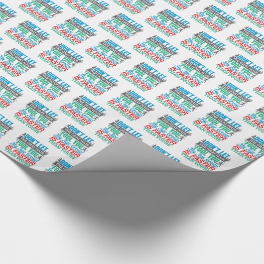 Funny Old Runner - schneller Altersgruppe Lauf Geschenkpapier (Ecke)