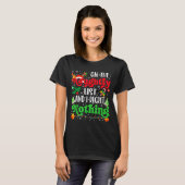 Funny On The List Of Naughty And I Regret Nothing T-Shirt (Vorne ganz)