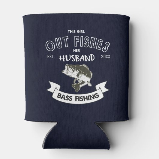 Funny Out Fish Ehefrau Bass Fishing Tasse Dosenkühler (Rückseite)