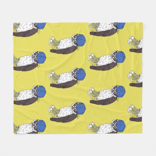 Funny owl with sneakers in a yellow background fleecedecke (Vorderseite (Horizontal))