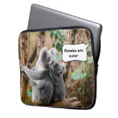 Funny Pandas oder Koalas - Was sind niedlicher? Laptopschutzhülle (Vorderseite Links)