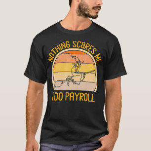 Funny Payroll Halloween Human Resources Hexe T-Shirt