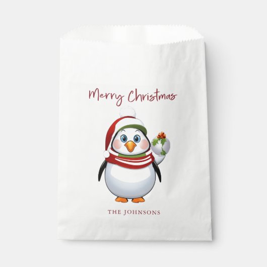 Funny Penguin Holding Ornament Frohe Weihnachten Geschenktütchen (Vorderseite)