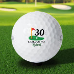 Funny Personalisiert 30. Geburtstag Geschenk für G Golfball<br><div class="desc">Feiern Sie die großen 3-0 auf dem Golfplatz! Dieser Golfball zeichnet sich durch ein lustiges Design mit 30 und immer noch auf Par, plus anpassbarer Text, um einen Namen oder eine spezielle Nachricht hinzuzufügen. Es ist ein perfektes Geschenk für Golfer, die die Liebe haben, die Grüntöne mit Spaß und Stil...</div>