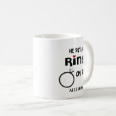 Funny Personalisiert Er setzte einen Ring drauf Kaffeetasse (VorderseiteRechts)