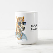 Funny Pferd Tasse bereit für die Pferdeshow. (Mittel)