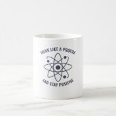 Funny Physical Teacher denken wie ein Proton Kaffeetasse (Mittel)
