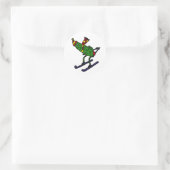 Funny Pickle Skiing Cartoon Runder Aufkleber (Tasche)